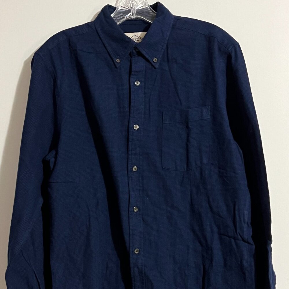 St. John’s Bay Classic Fit Blue Glen Plaid Long Sleeve Flannel – size S